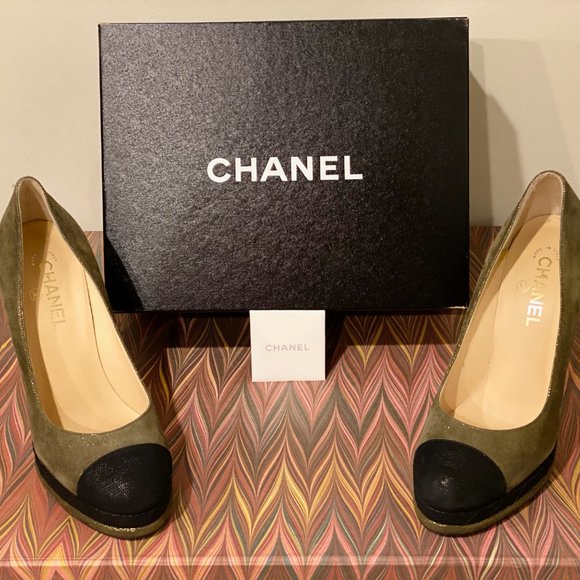 CHANEL Metallic Suede CC Platform Pumps - Picture 1 of 6